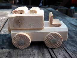 Holzauto