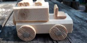 Holzauto